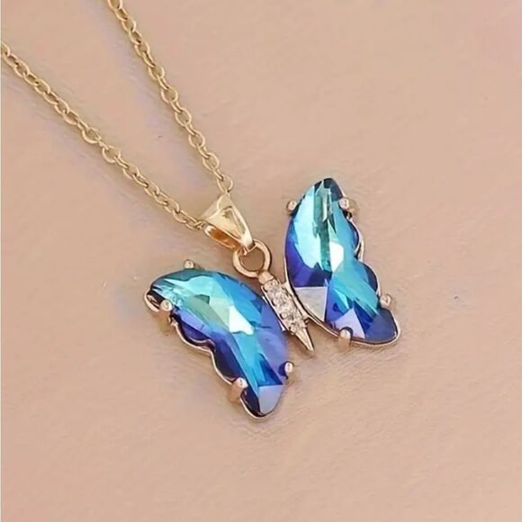 Fashion Style Gradient Butterfly Pendant Necklace for Women ( 1 Pc ) - Picture 13 of 14